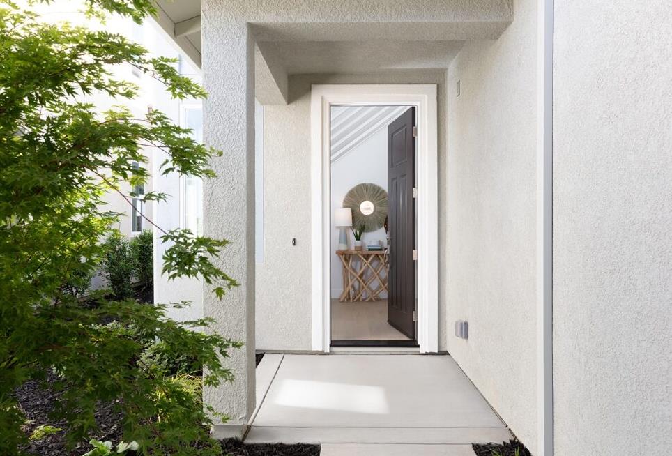 4424 Canyon Coral Way