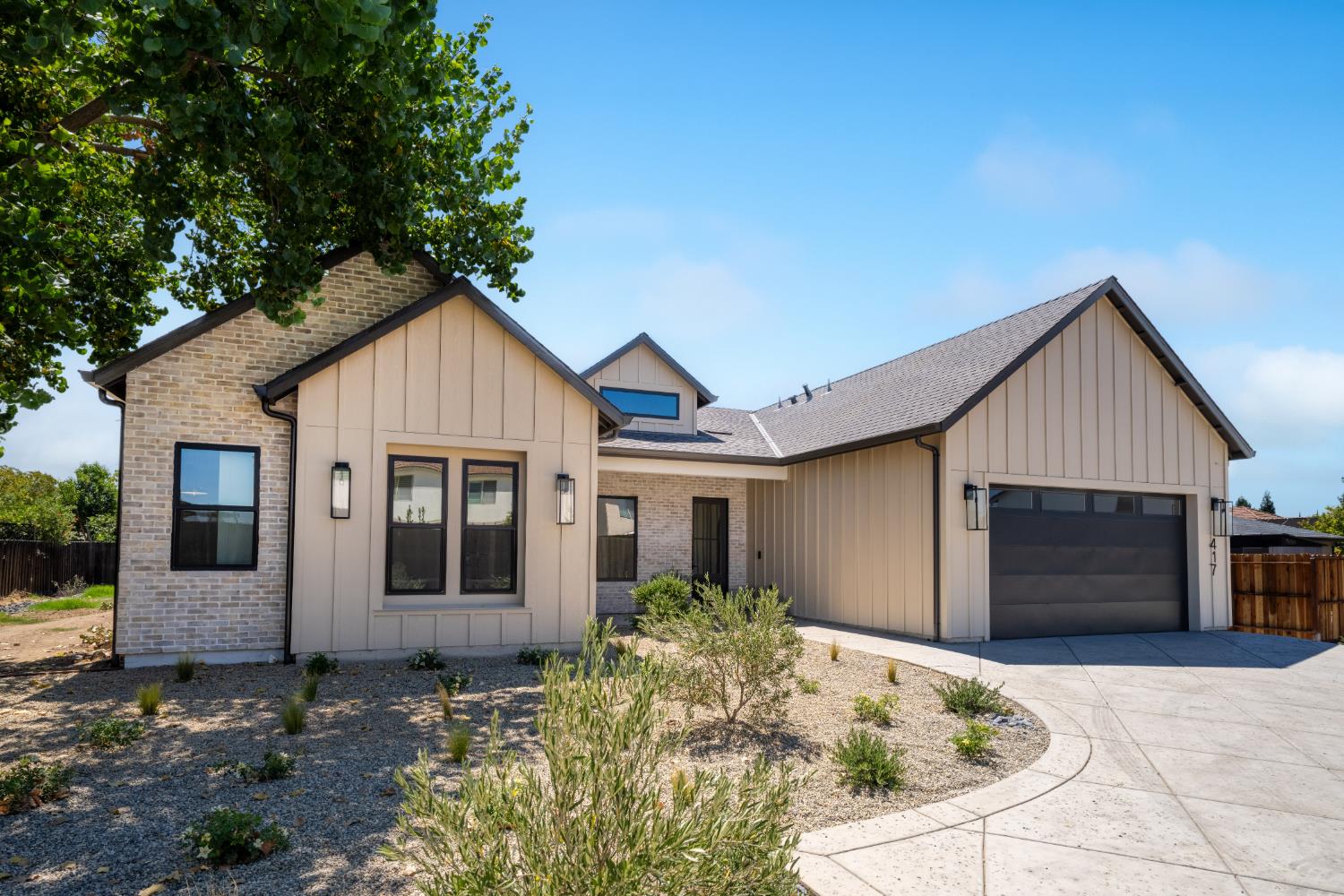 417 Hovey Ct