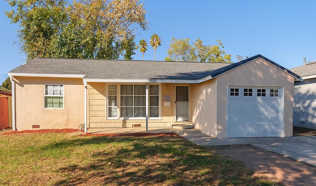 Photo of 2631 Atlas Avenue, Sacramento, CA 95820 (MLS # 225134941)