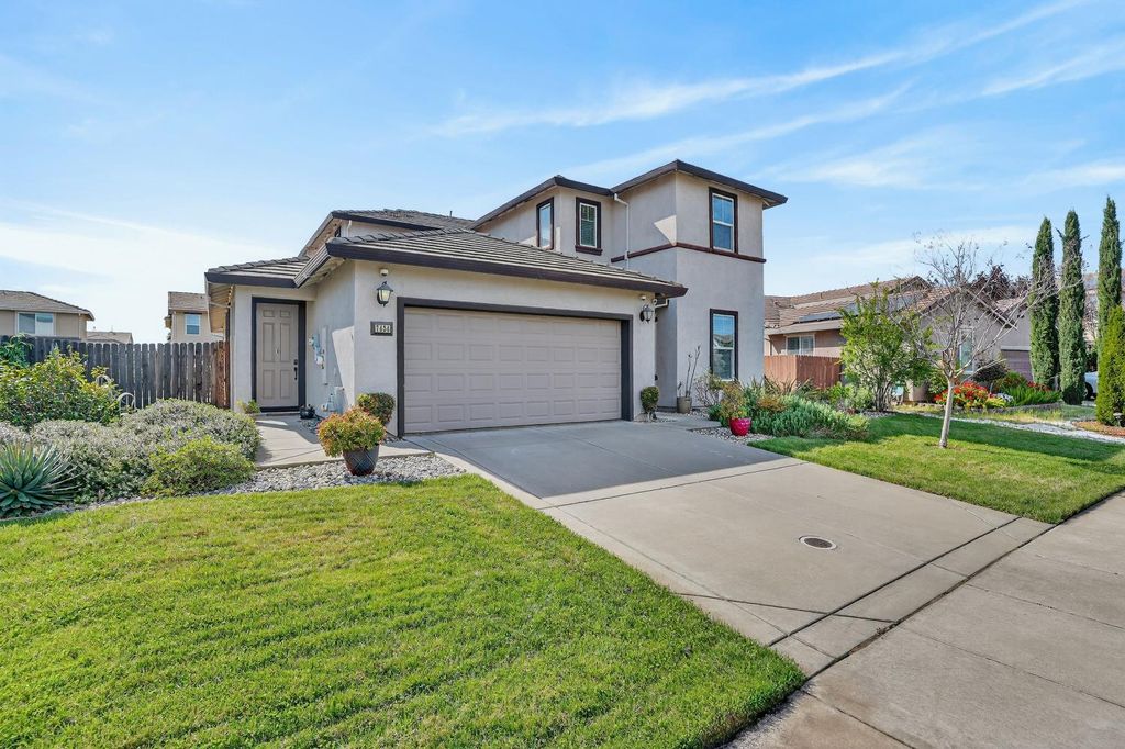 Photo of 7434 Thorndale Way, Sacramento, CA 95829 (MLS # 226032005)