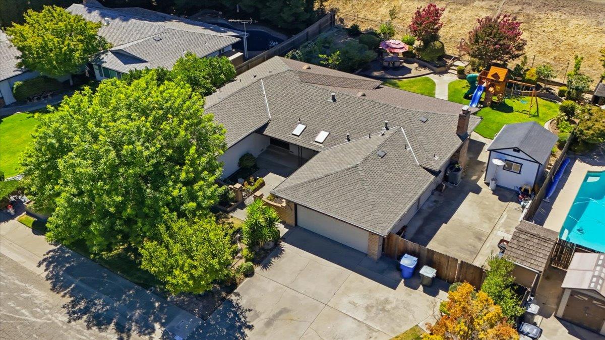 6820 Arabella Way