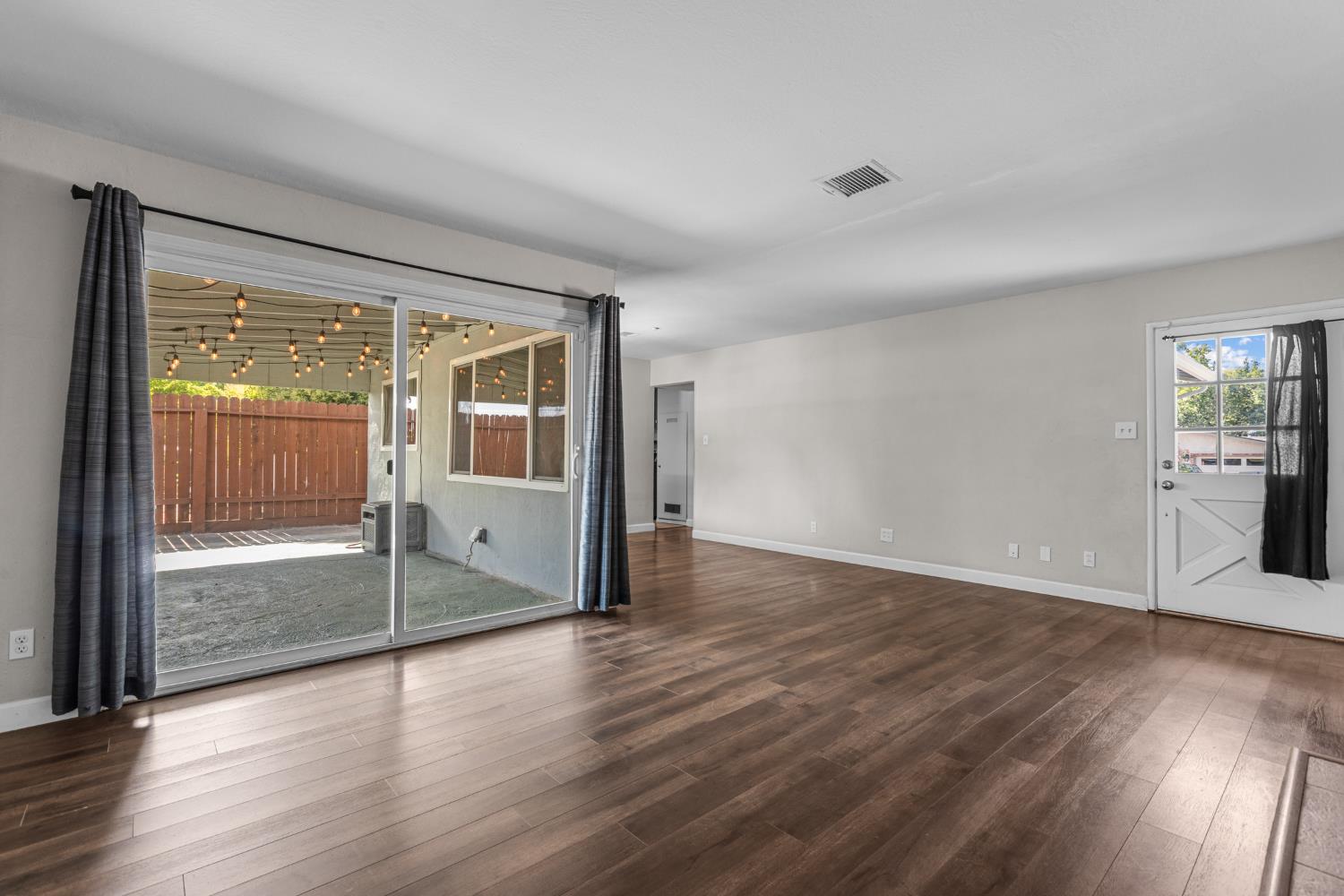 7206 Parish Way