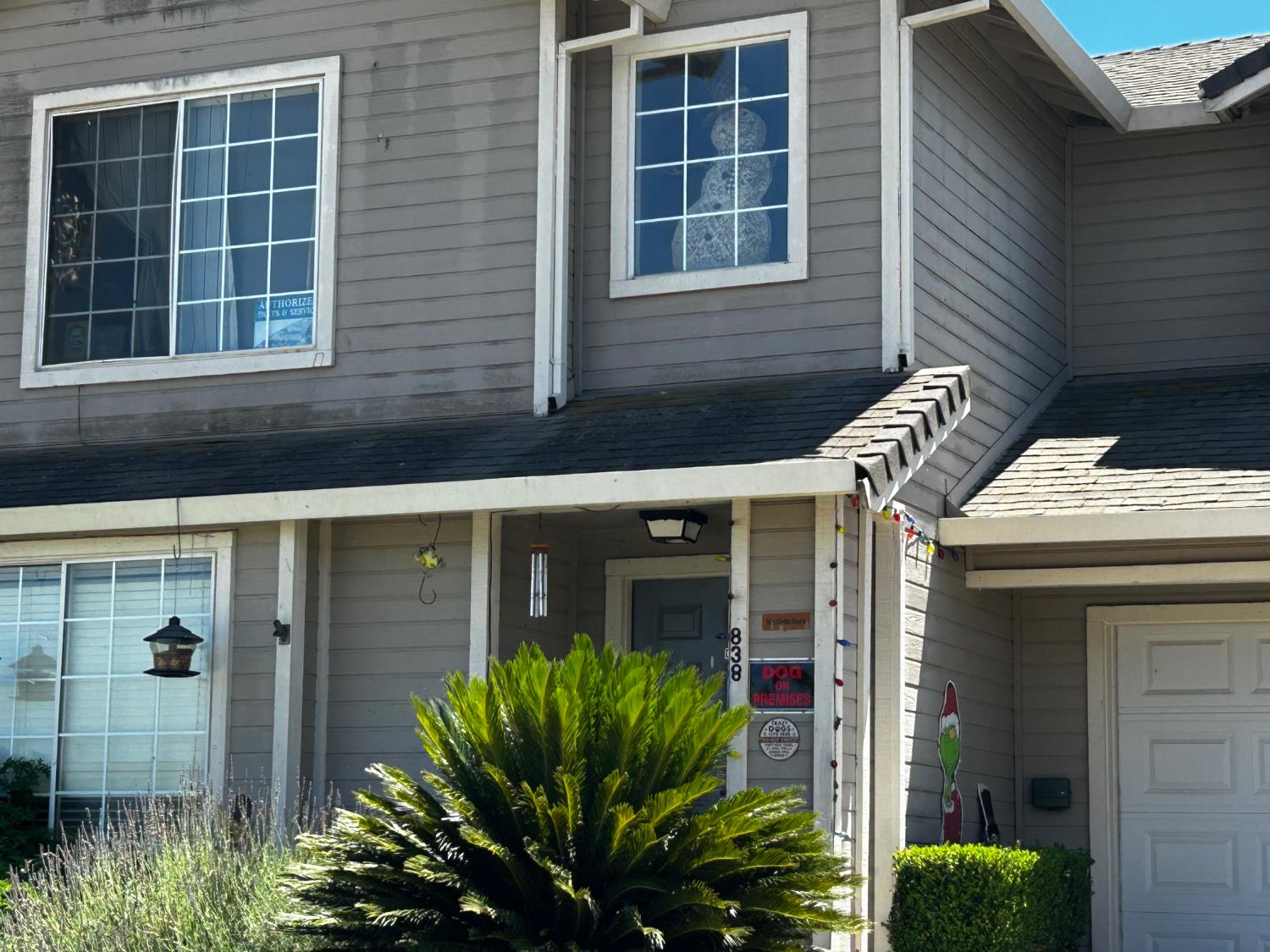 838 Lyonia Drive