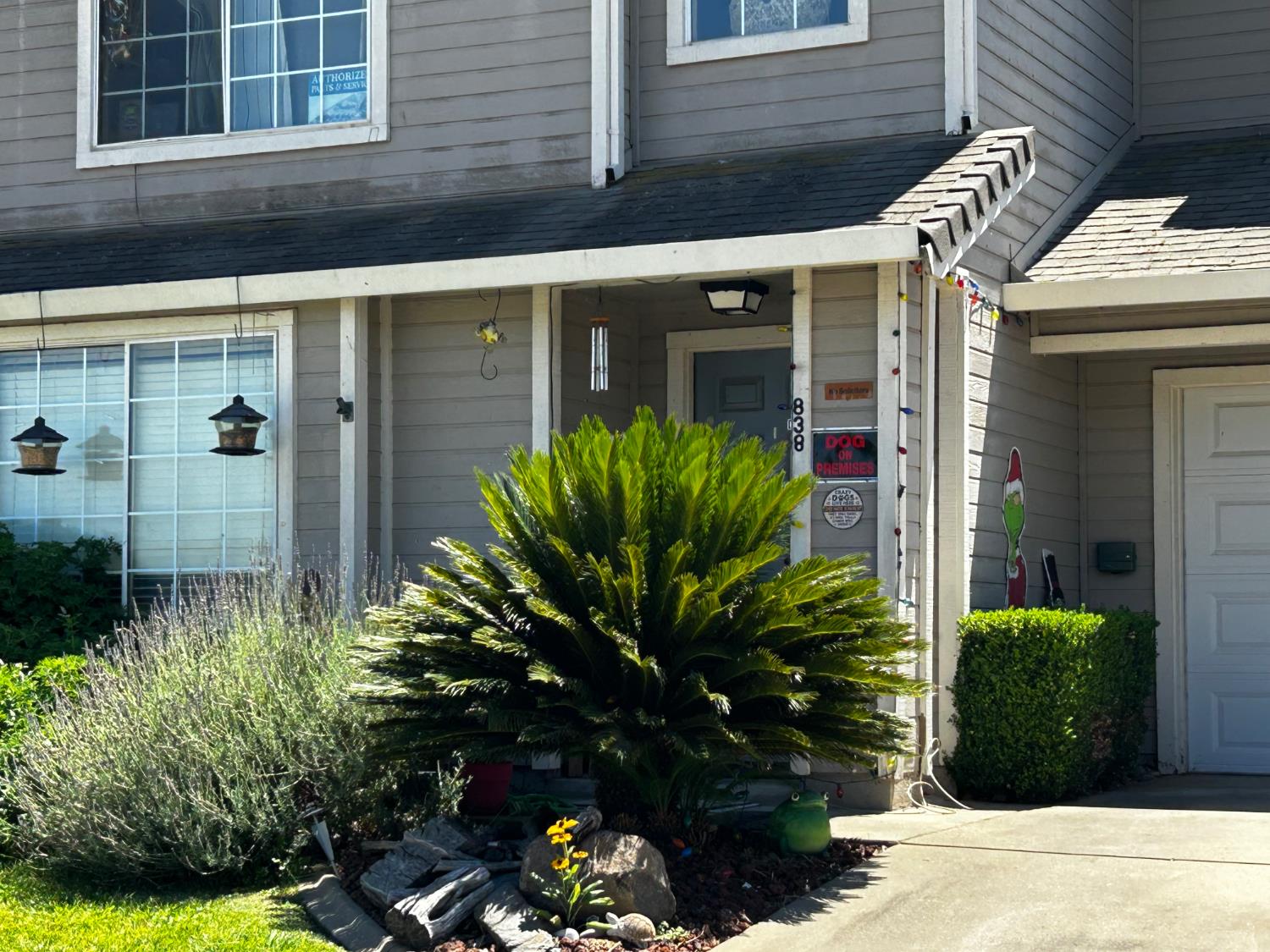 838 Lyonia Drive
