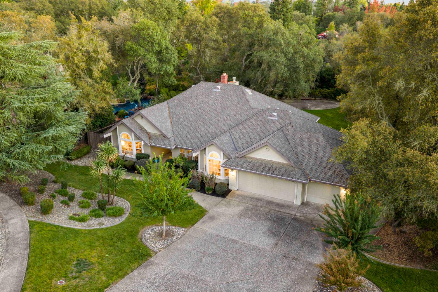 7172 Cedar Oaks Drive