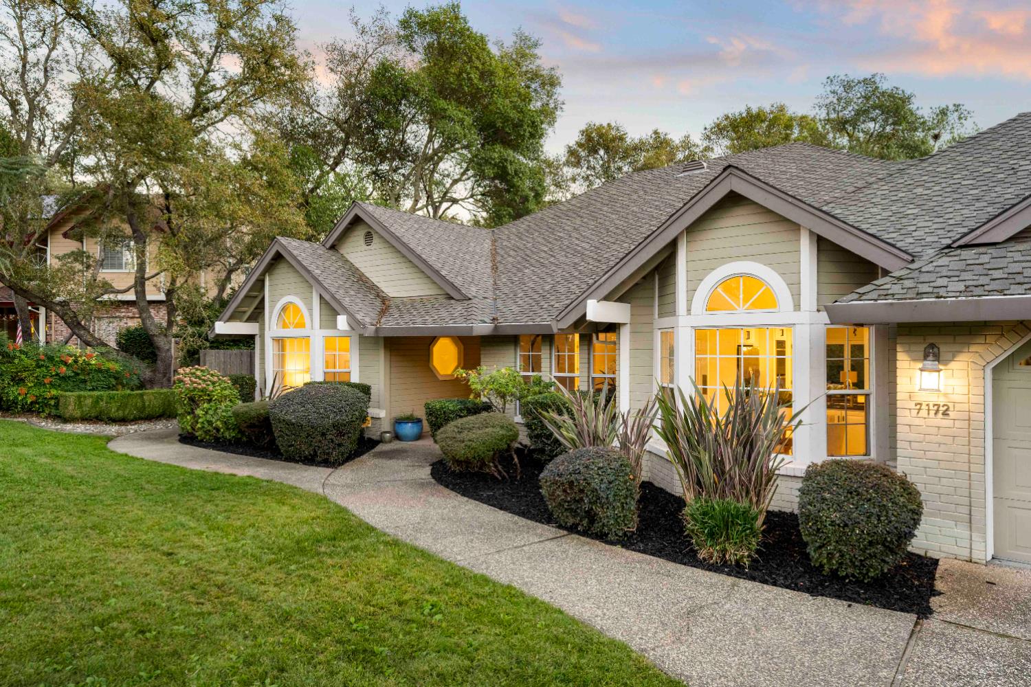 7172 Cedar Oaks Drive