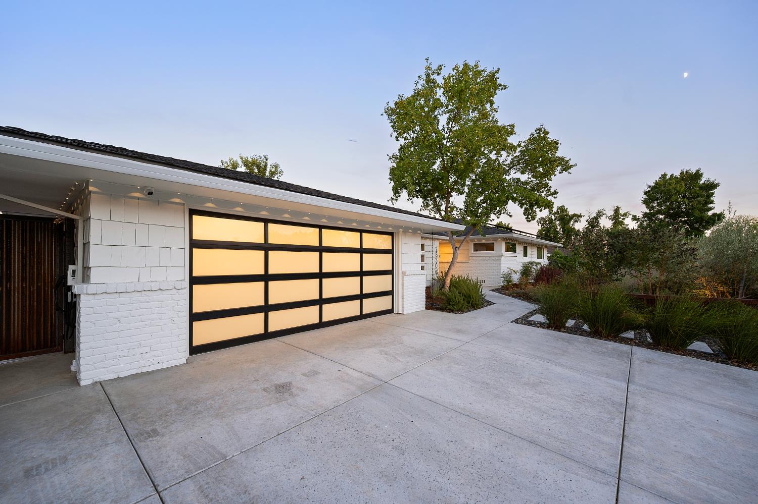2830 Walton Way