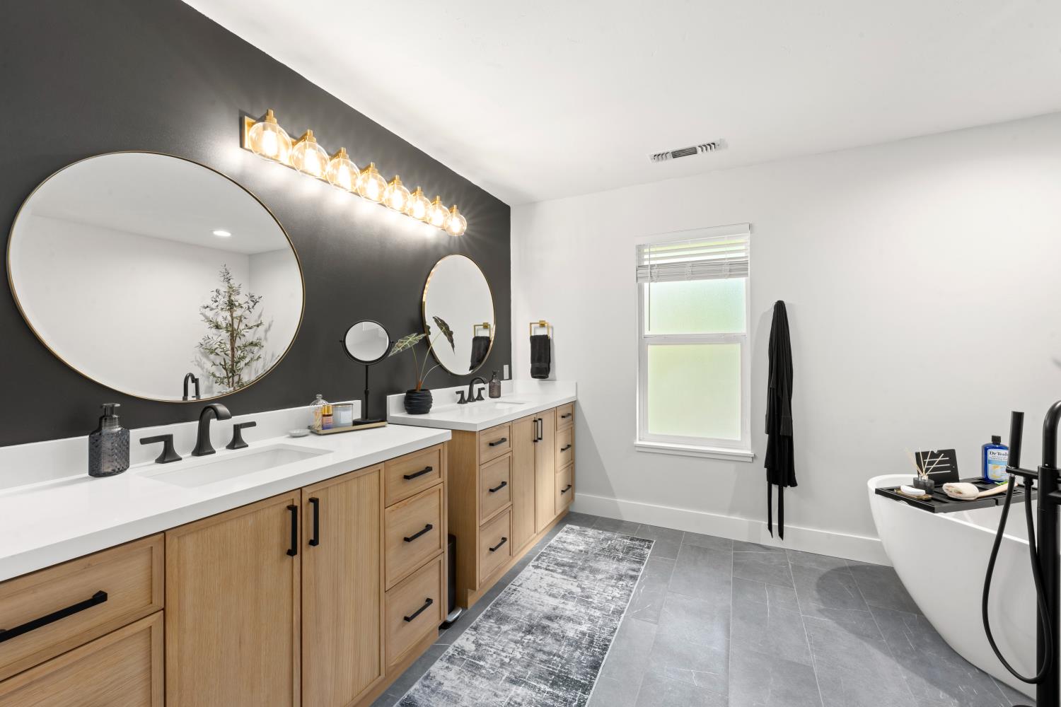 11101 Greenbriar Way