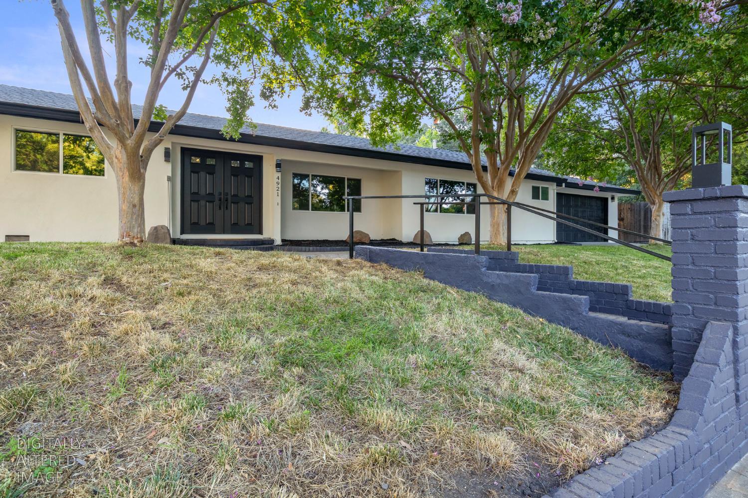 4921 Bowman Oaks Way