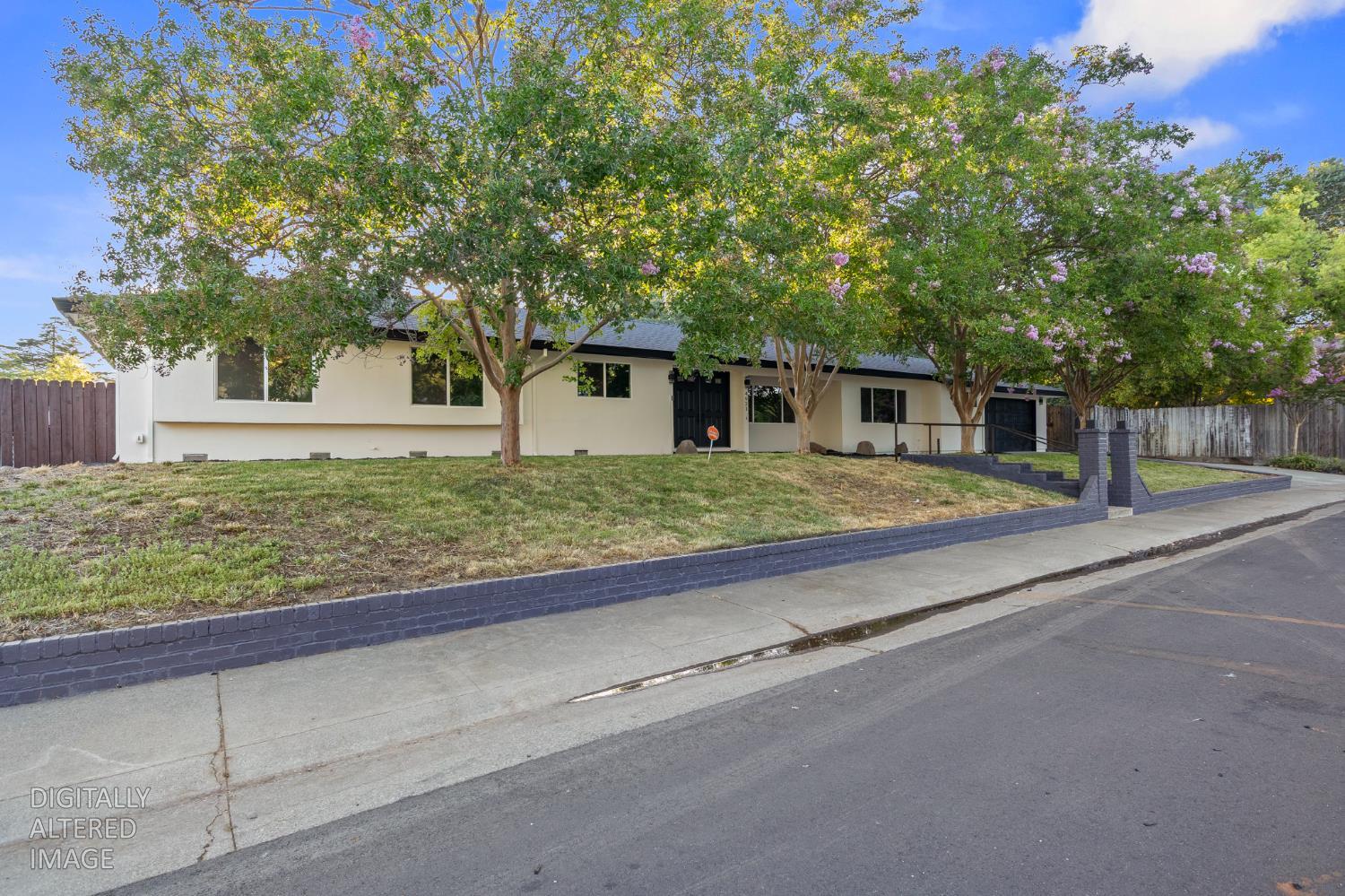 4921 Bowman Oaks Way