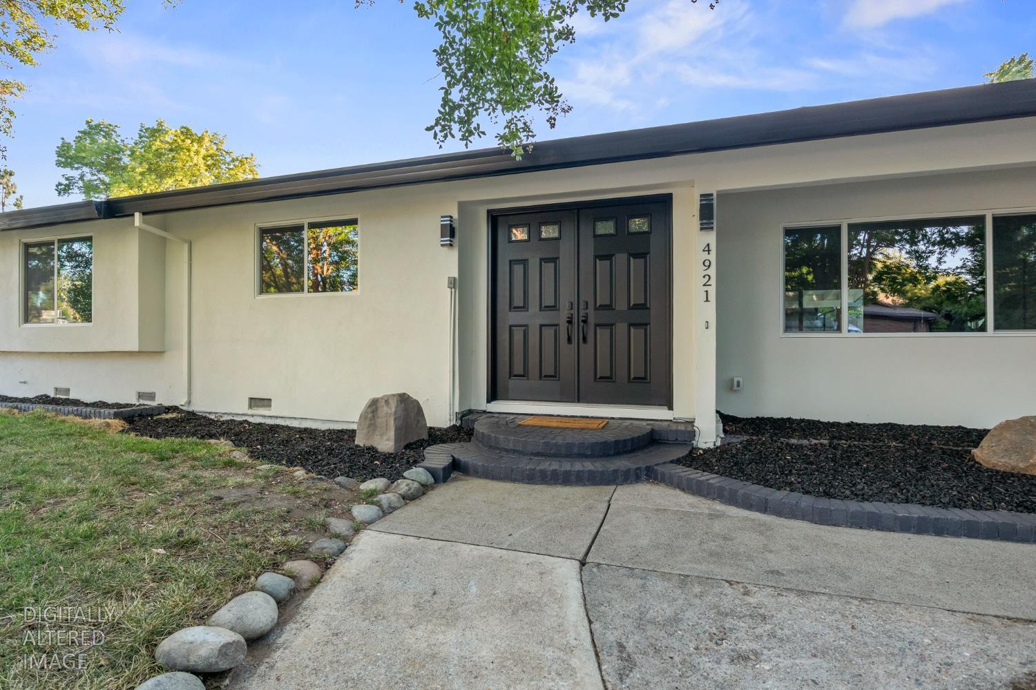 4921 Bowman Oaks Way