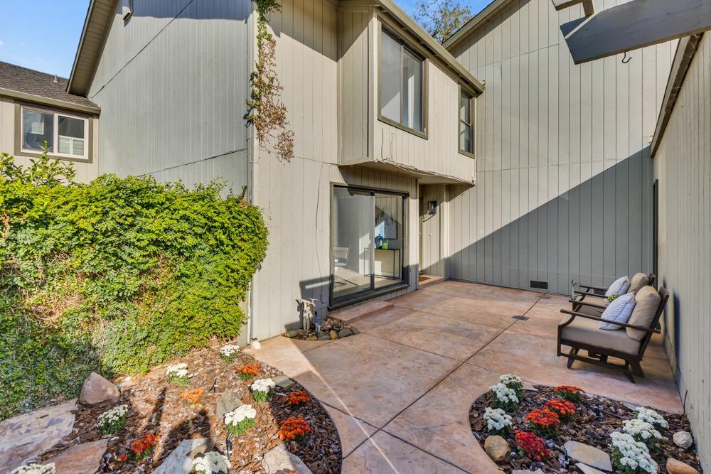 8851 Bluff Lane