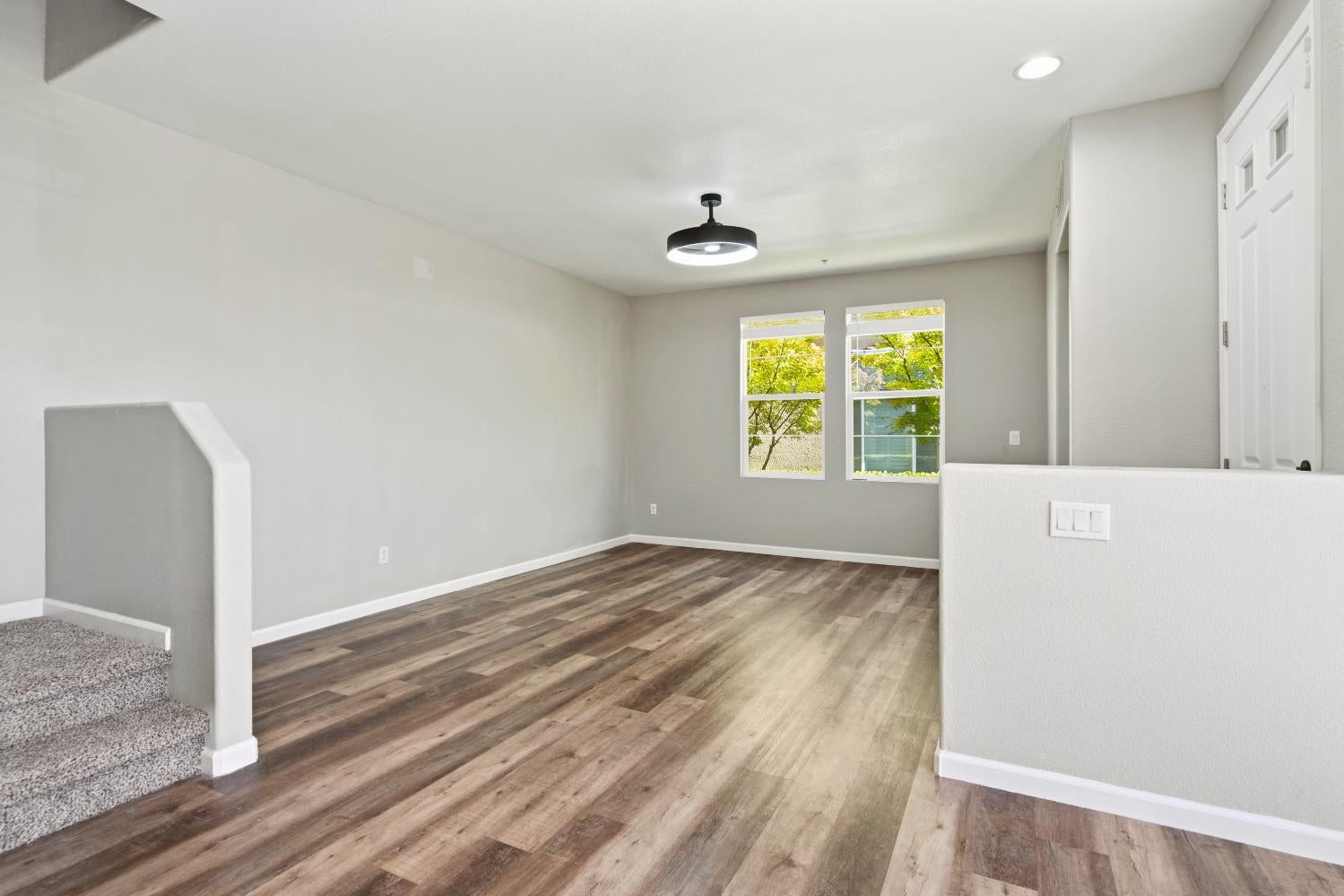 8492 Crystal Walk Circle