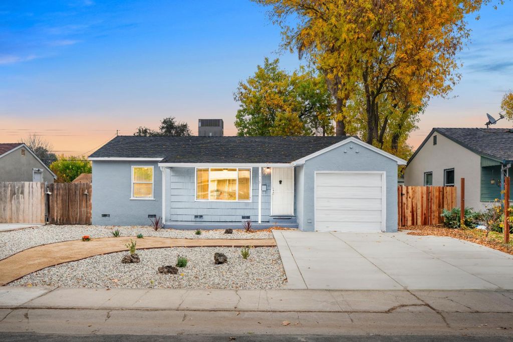 Photo of 1419 38th Avenue, Sacramento, CA 95822 (MLS # 226006092)