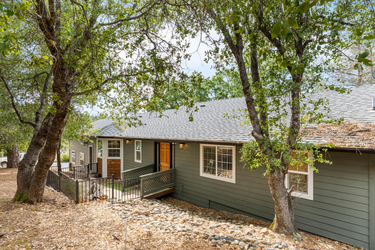 12711 Cresthaven Drive