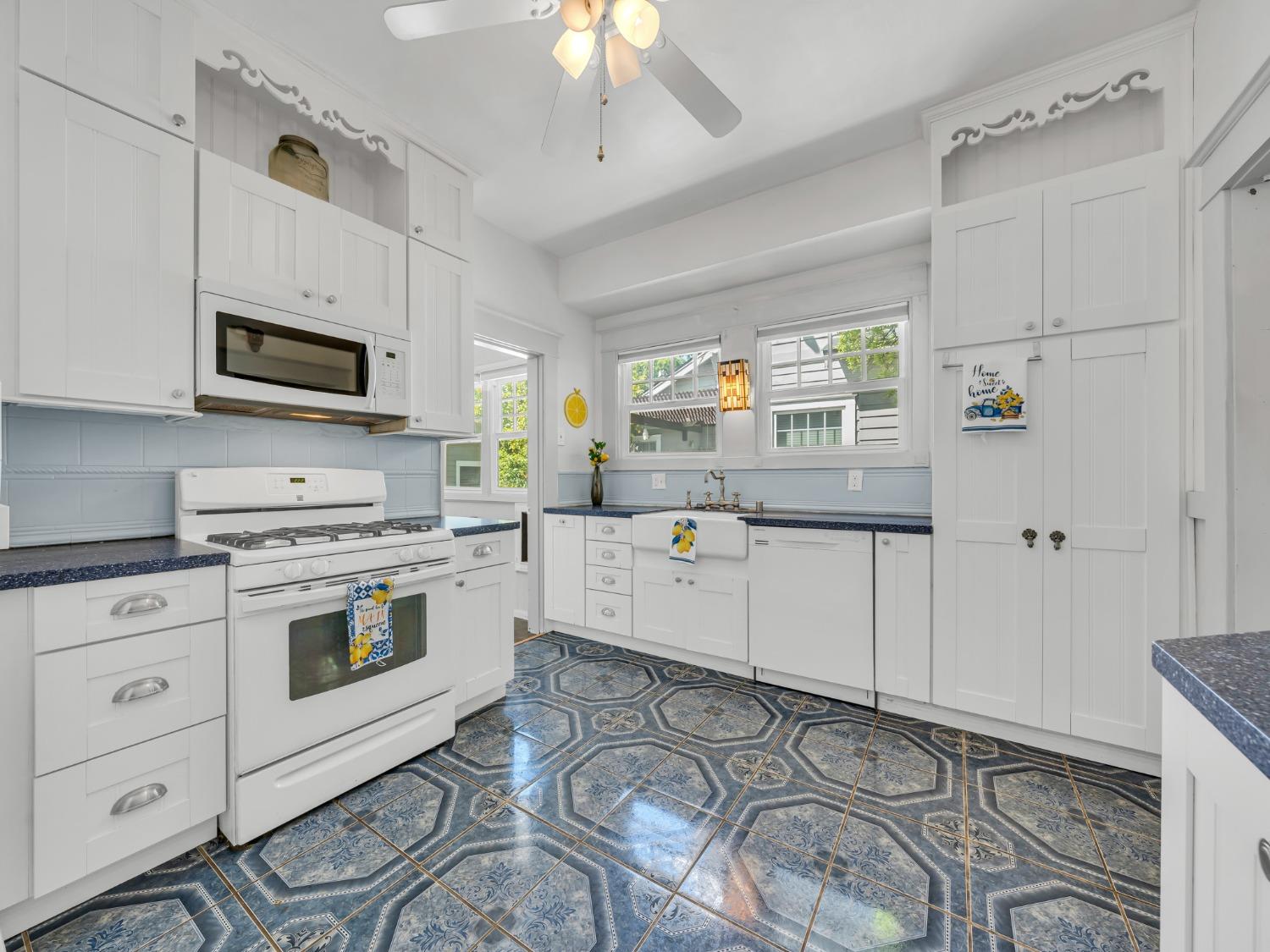 Stockton, California 95204, United States, 3 Bedrooms Bedrooms, ,2 BathroomsBathrooms,Residential,Pending,104629