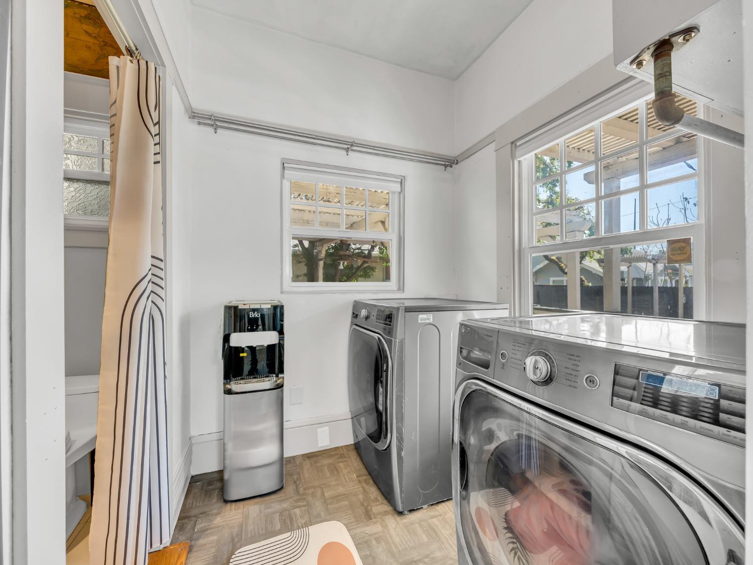 Stockton, California 95204, United States, 3 Bedrooms Bedrooms, ,2 BathroomsBathrooms,Residential,Pending,104629