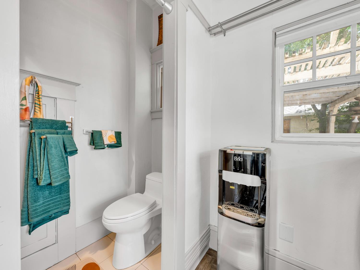 Stockton, California 95204, United States, 3 Bedrooms Bedrooms, ,2 BathroomsBathrooms,Residential,Pending,104629