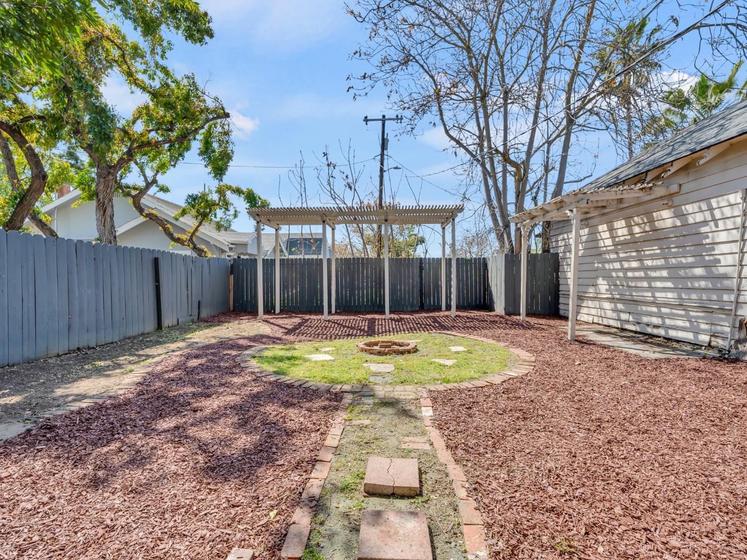 Stockton, California 95204, United States, 3 Bedrooms Bedrooms, ,2 BathroomsBathrooms,Residential,Pending,104629