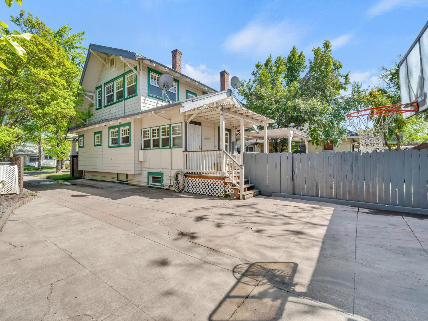 Stockton, California 95204, United States, 3 Bedrooms Bedrooms, ,2 BathroomsBathrooms,Residential,Pending,104629