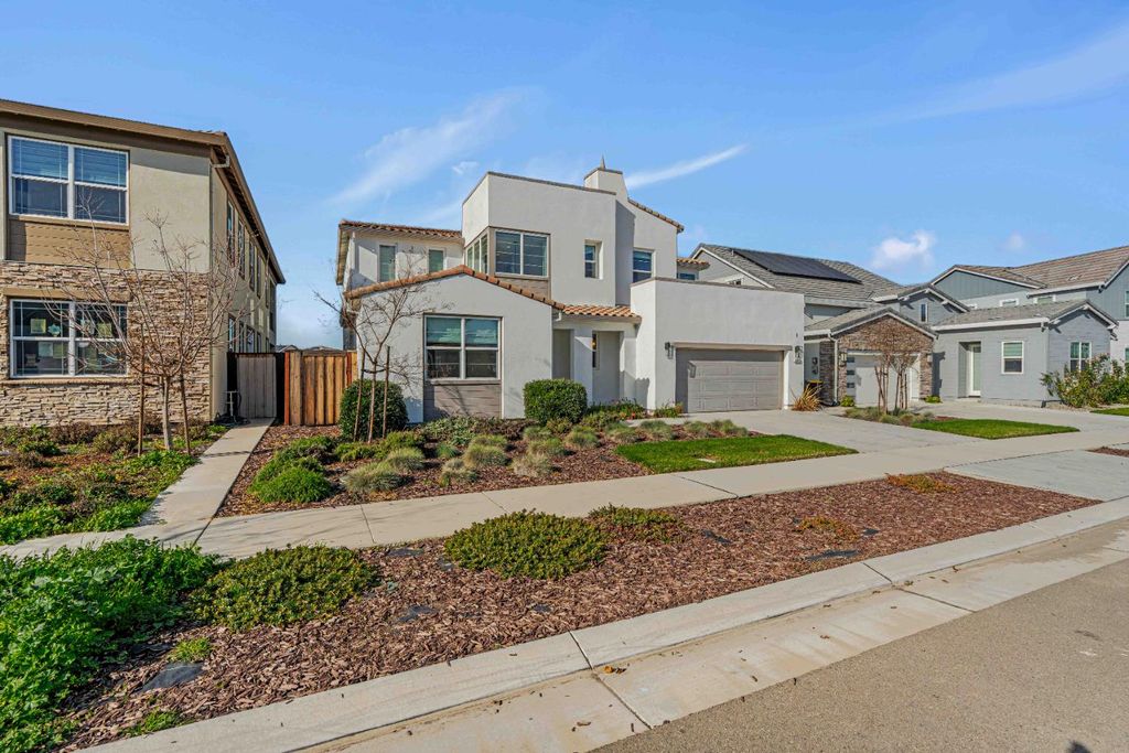 Photo of 3267 Talbot Drive, Lathrop, CA 95330 (MLS # 226019842)