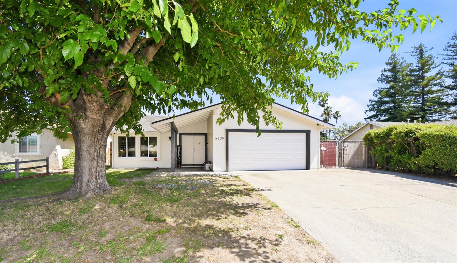 5806 Hillsdale Boulevard
