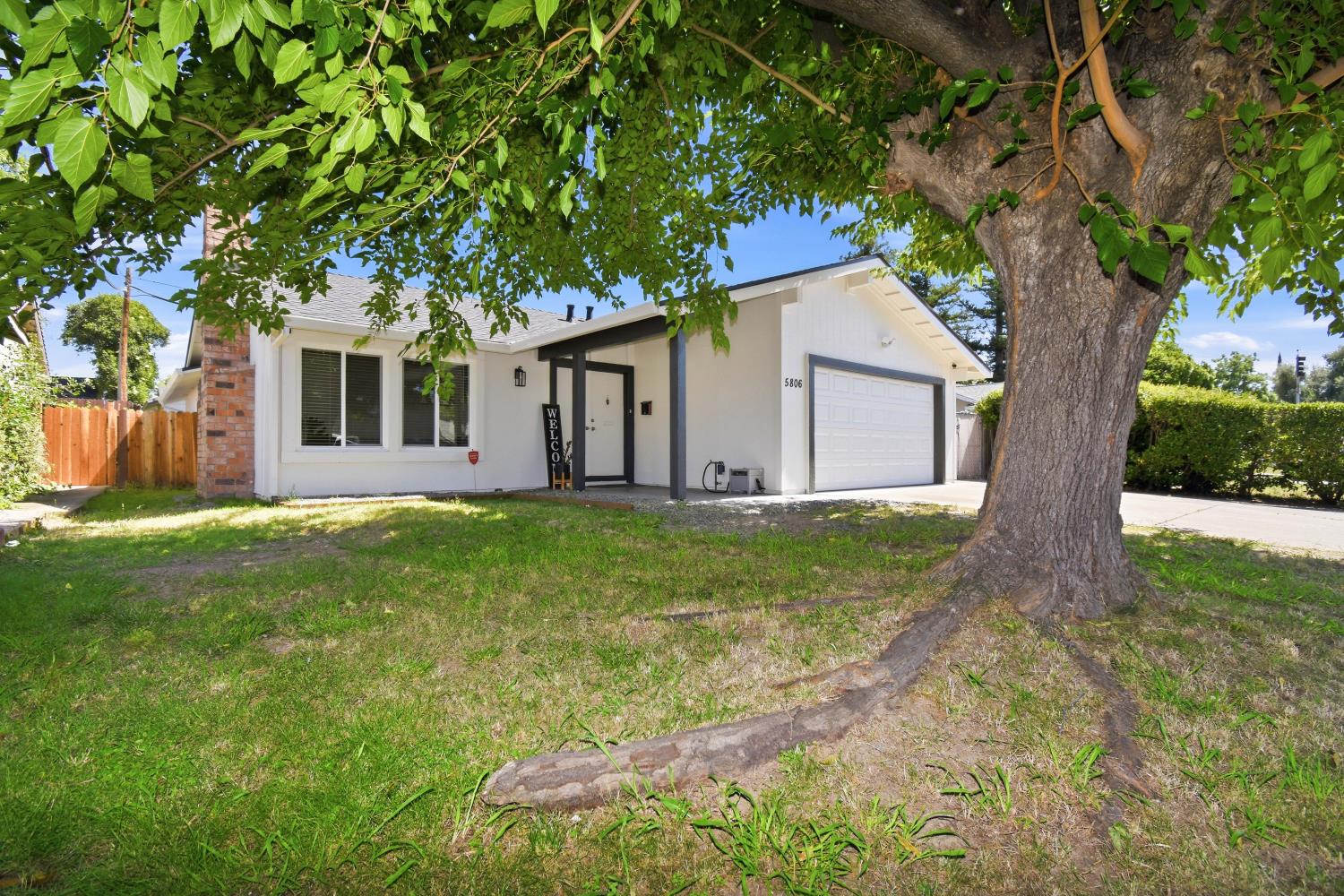 5806 Hillsdale Boulevard