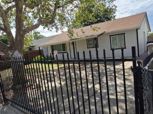 2589 ALTOS AVE, SACRAMENTO, CA 95815 - Image baf45dcc6f18fe5a68bc7963afd8056d/1365100323