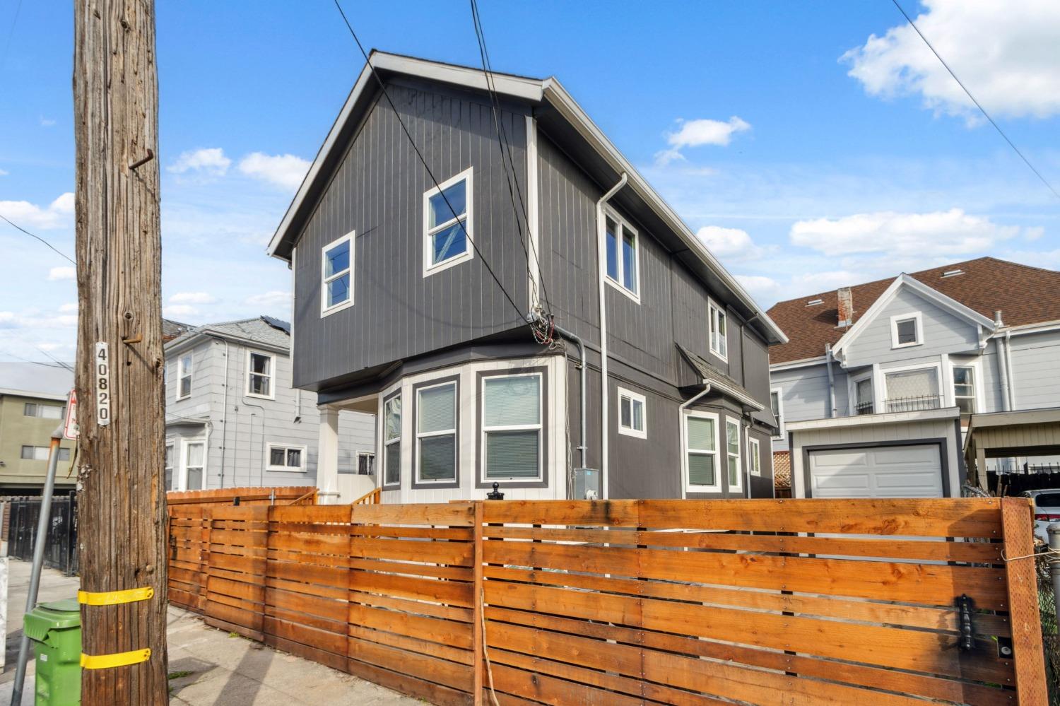 842 E. 17th St