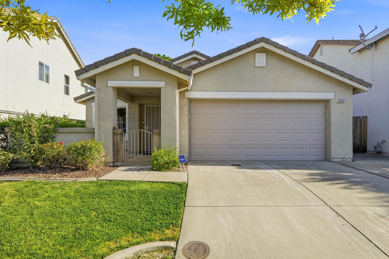3214 N Santa Cruz Road