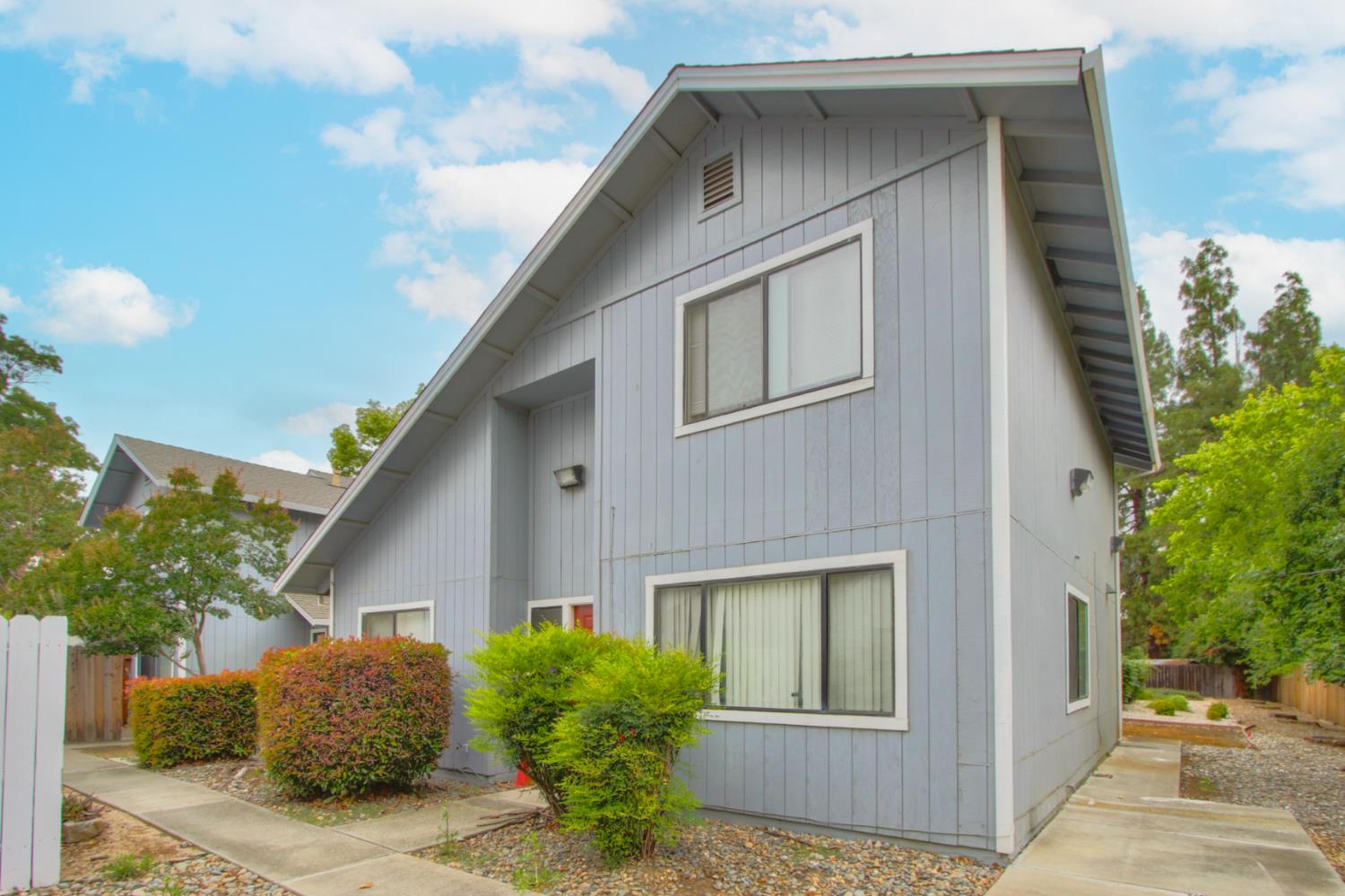828 Adams Terrace