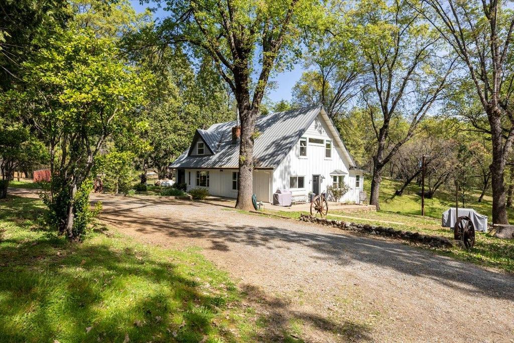 Photo of 4963 Del Haven Road, Placerville, CA 95667 (MLS # 226029283)