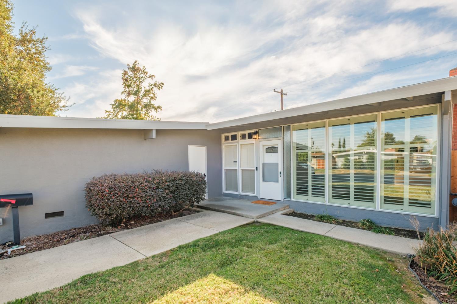 724 Julian Drive