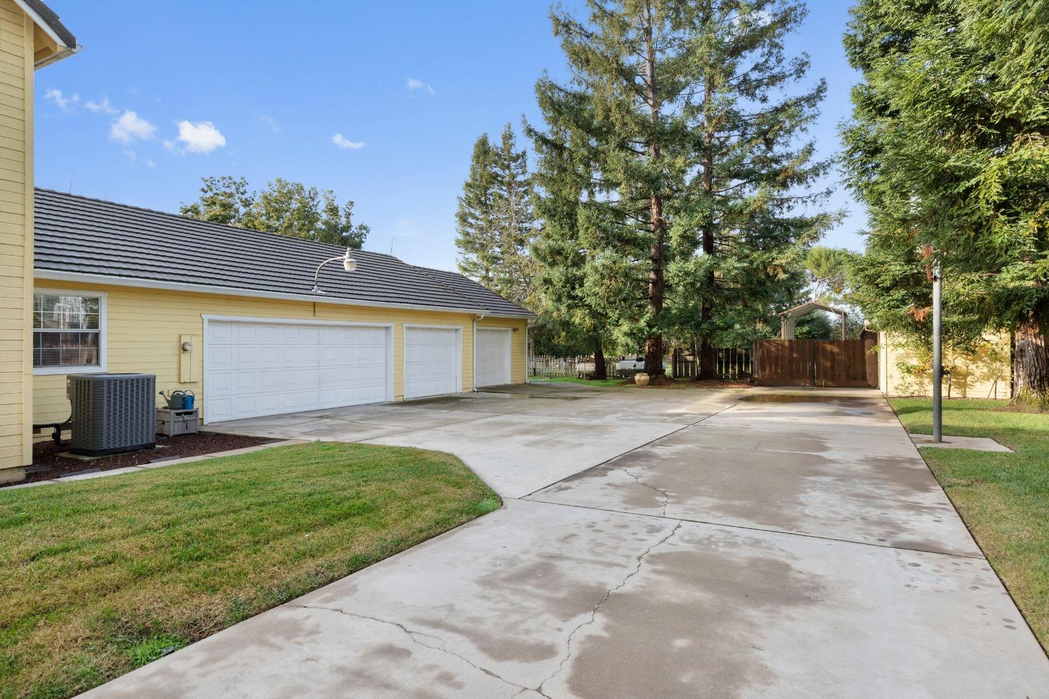 9917 Oak Knoll Drive
