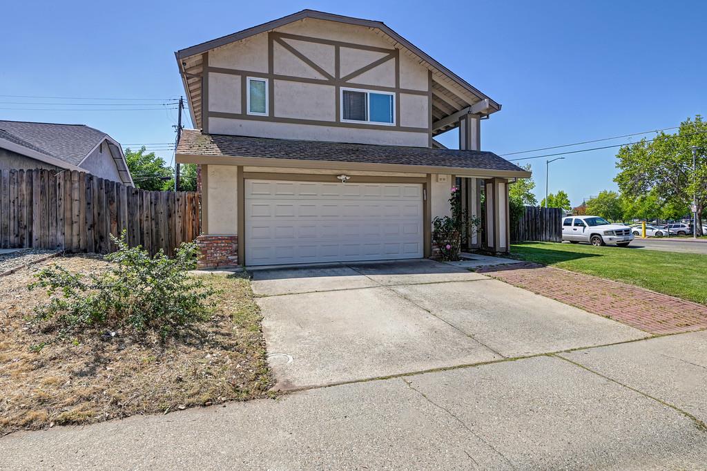7400 Pimienta Drive