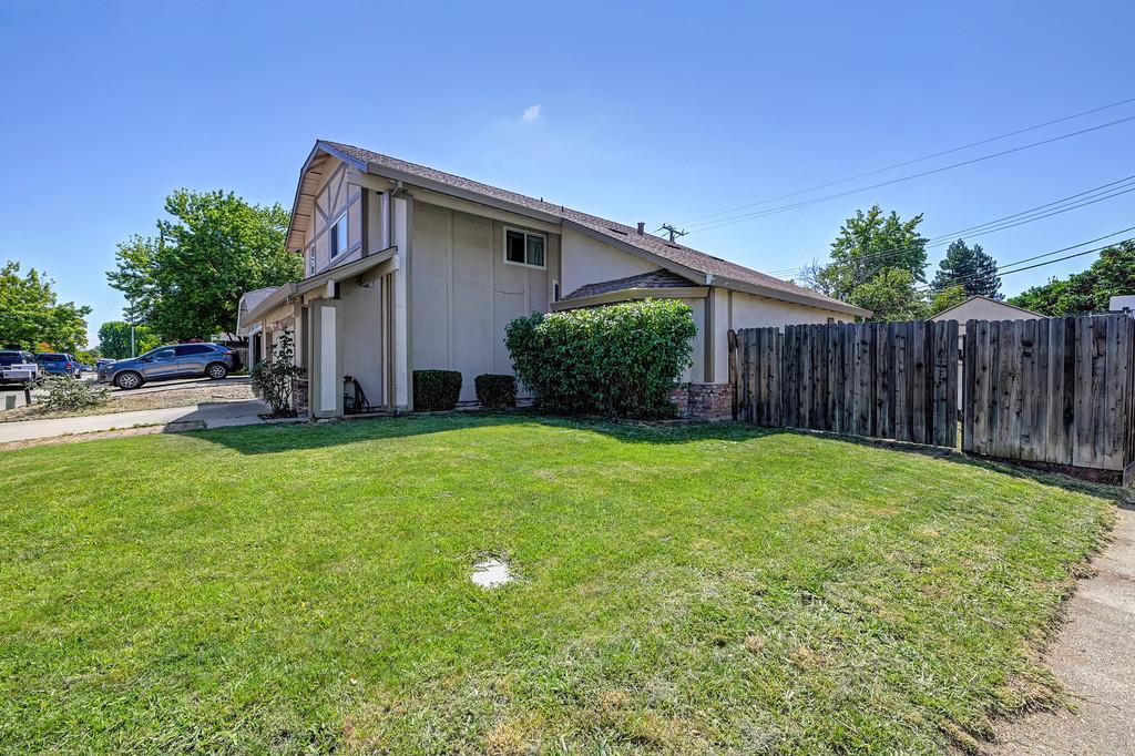 7400 Pimienta Drive