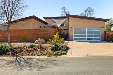 MLS: 225043358