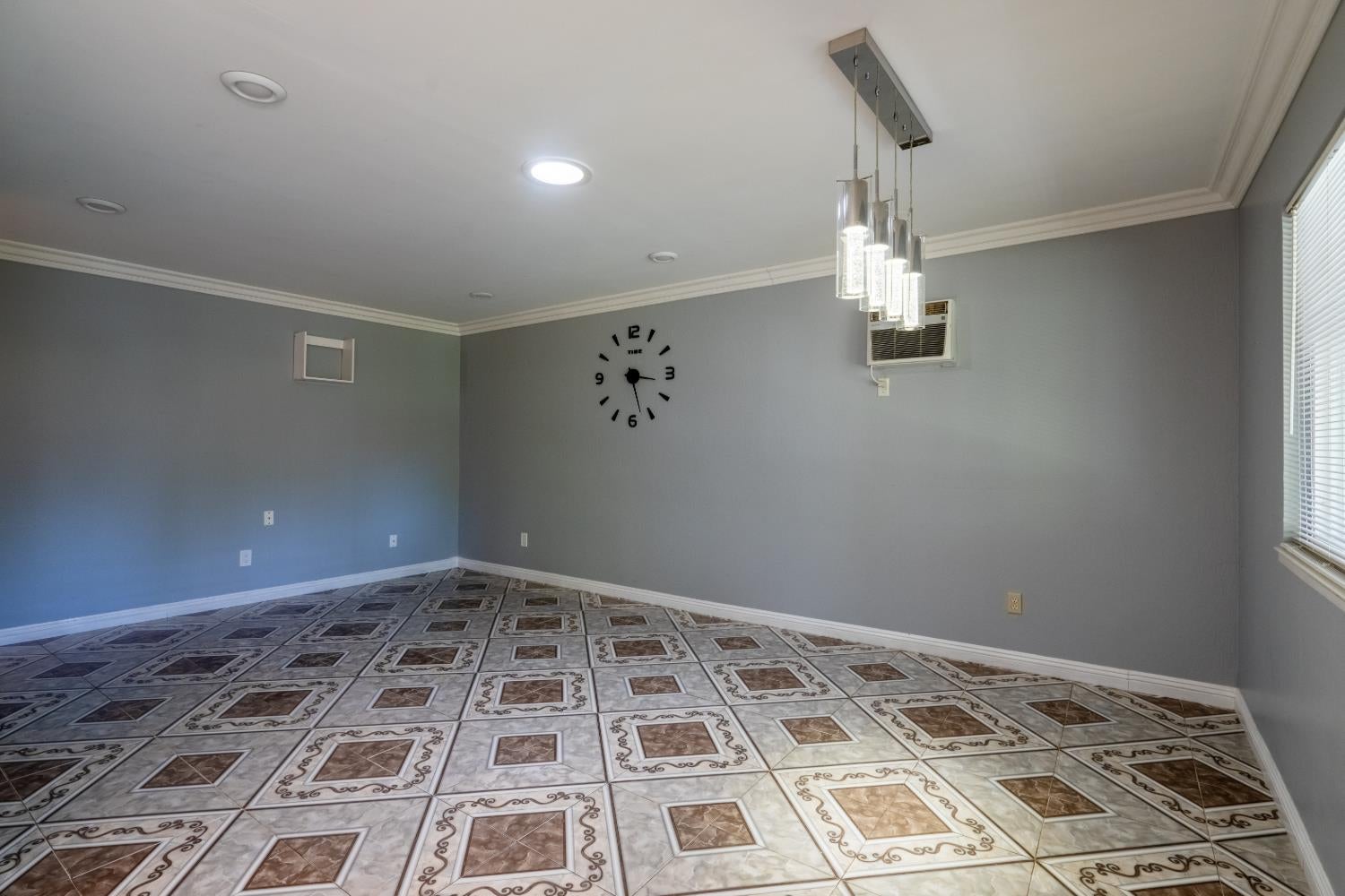 6185 Jack London Circle