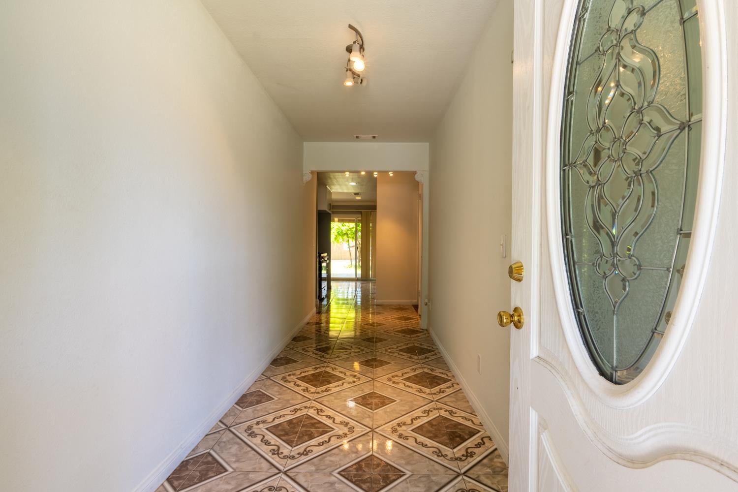 6185 Jack London Circle