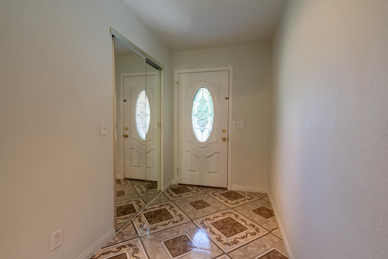 6185 Jack London Circle