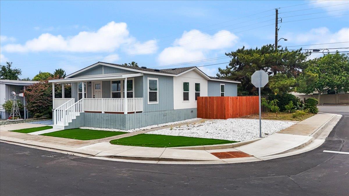 3100 Celebrity Lane