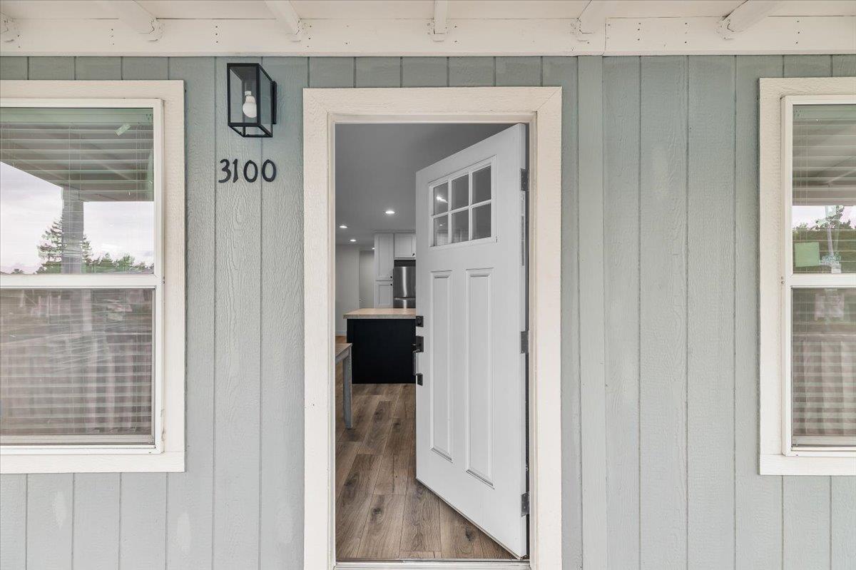 3100 Celebrity Lane