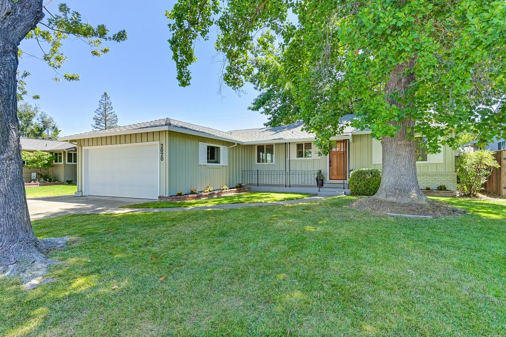 2020 Daphne Avenue