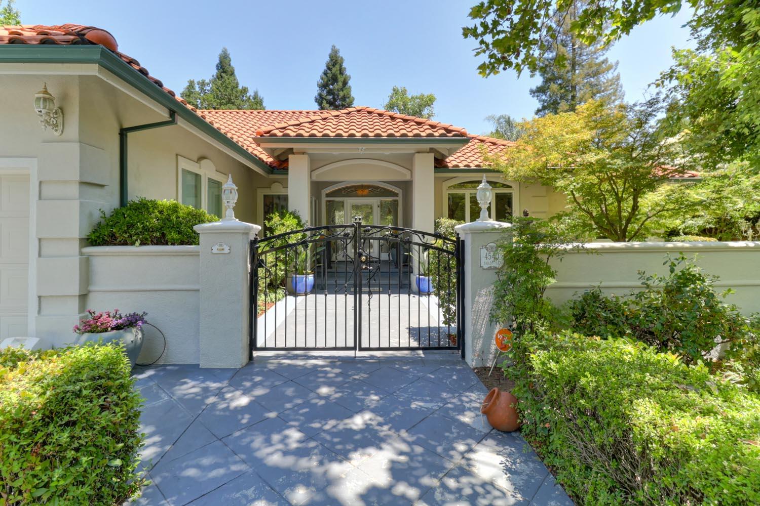 4540 Shady Oak Way