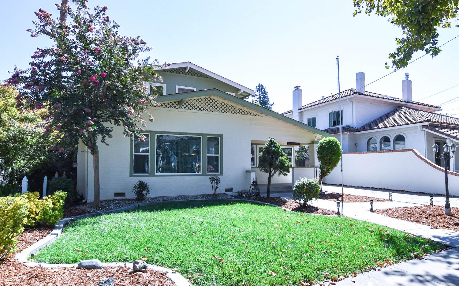 715 College Street