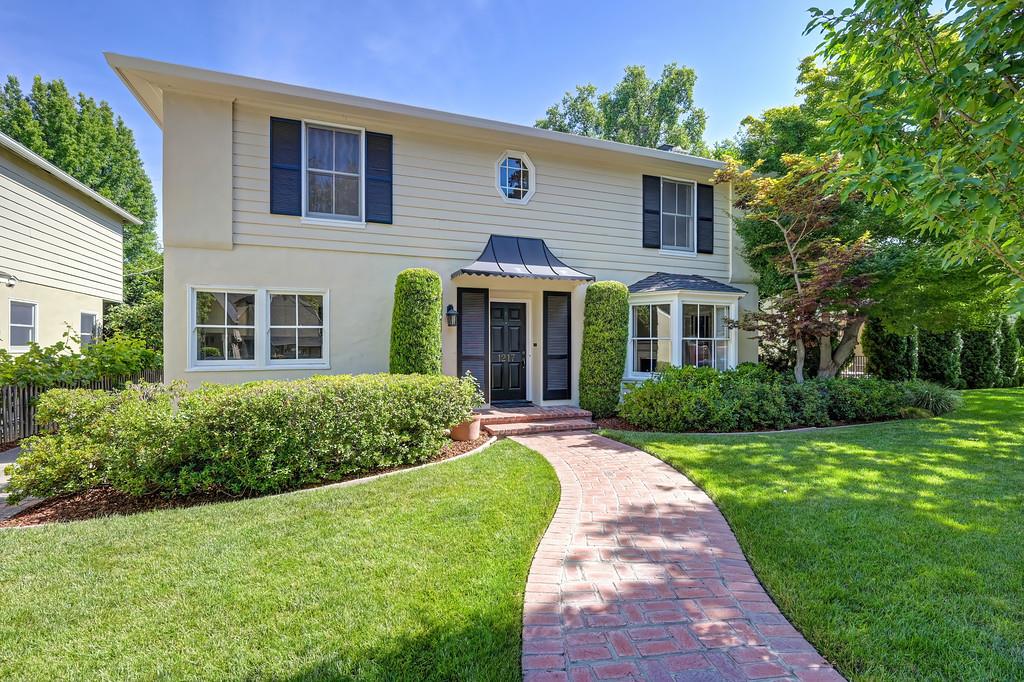1217 Robertson Way