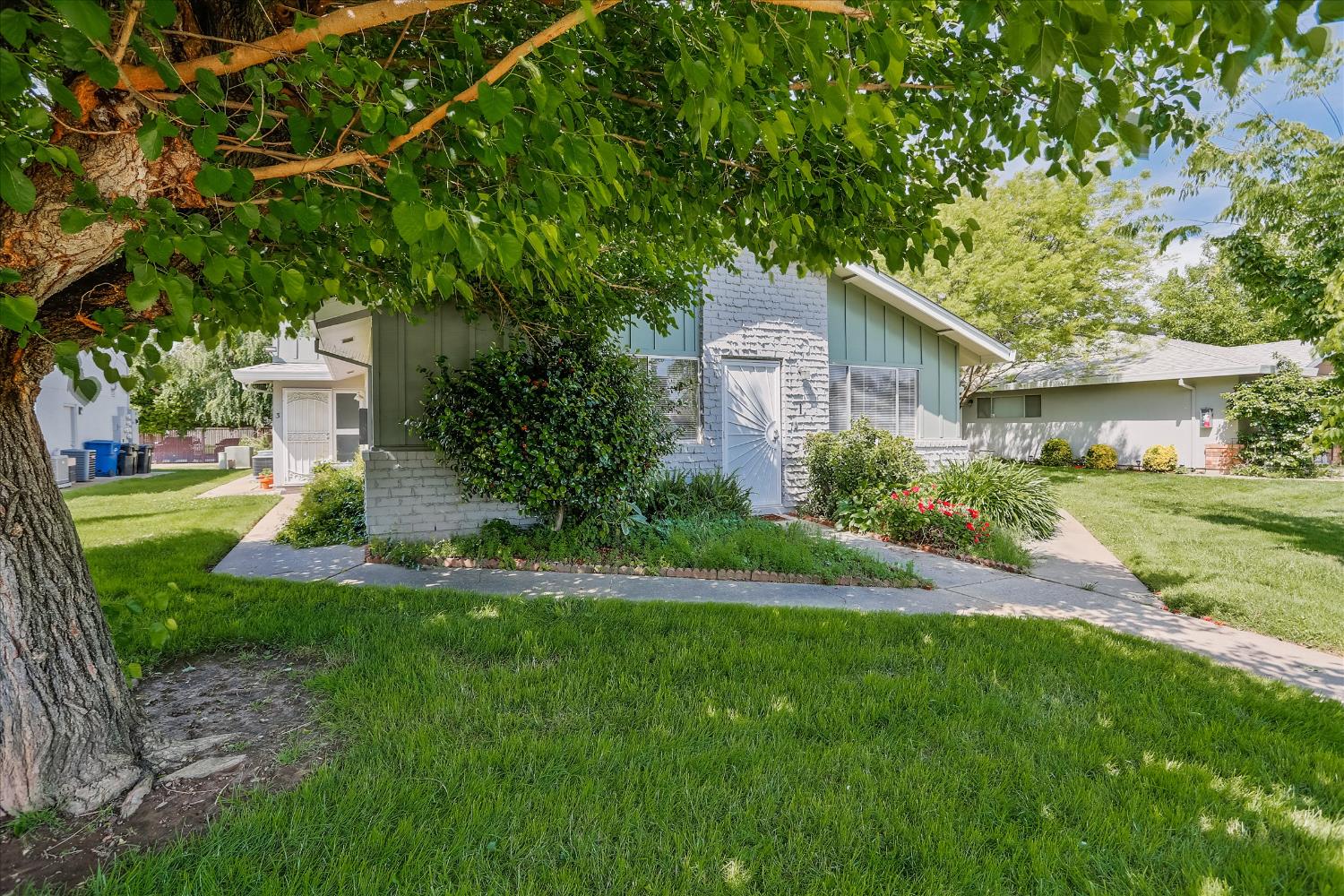 9004 EL Cajon WAY Way 1