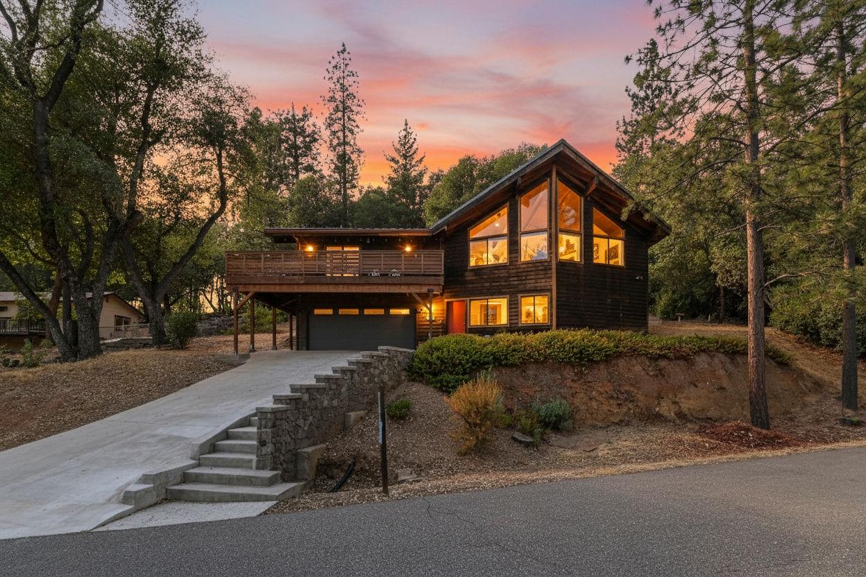 1519 Roaring Camp Road