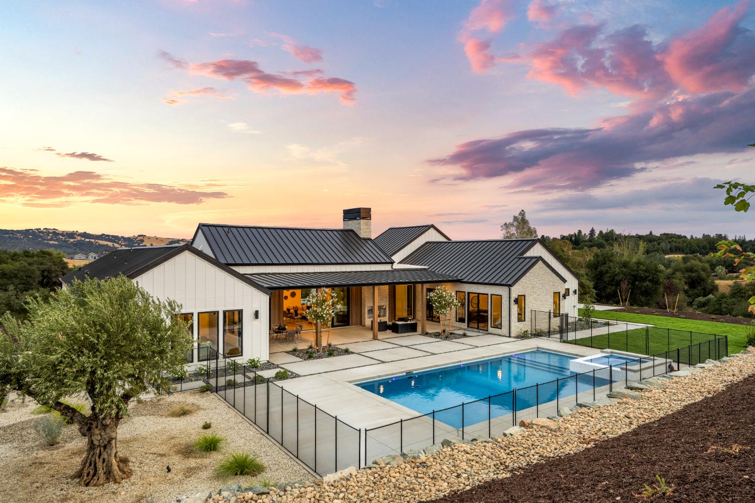 3140 Rattlesnake Road