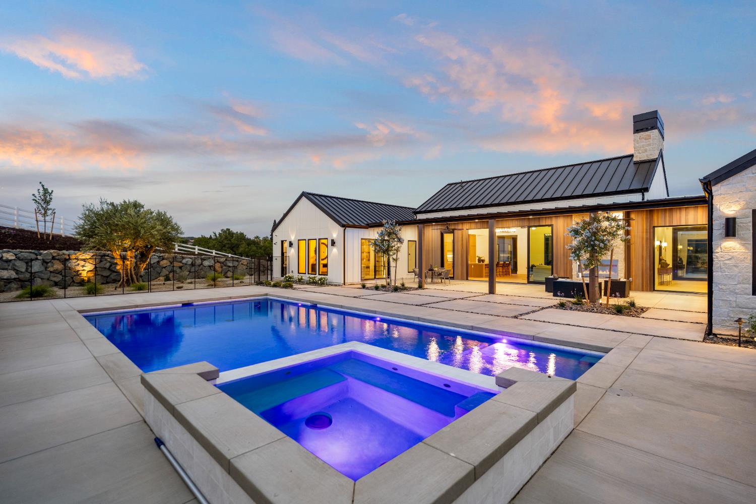 3140 Rattlesnake Road